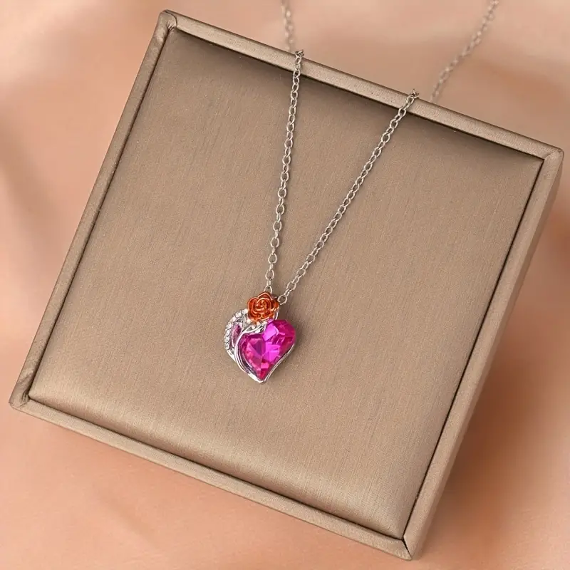 Zilverkleurige Ketting met Roze Kristal Hart en Zirkoon Stenen